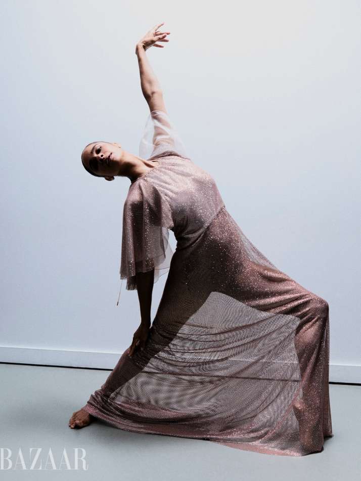 Harper's Bazaar US |  Oct. 25