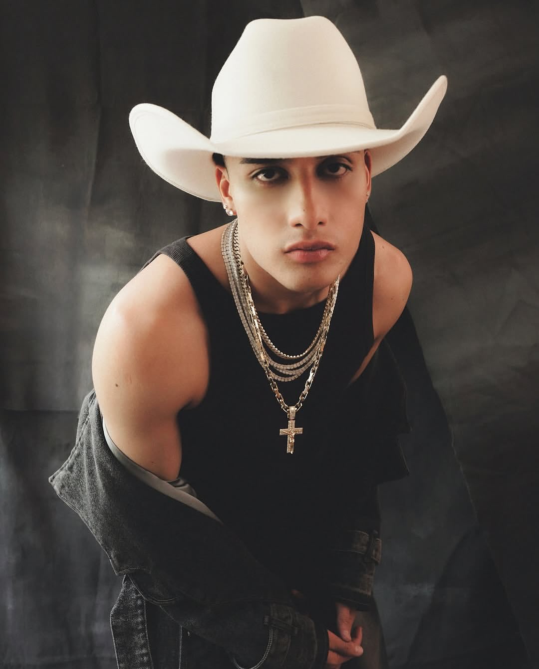 Enrique Leyva X Vogue Shopping