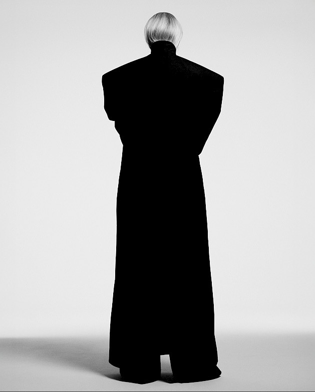 Jana Gerberding X 10 Magazine DE