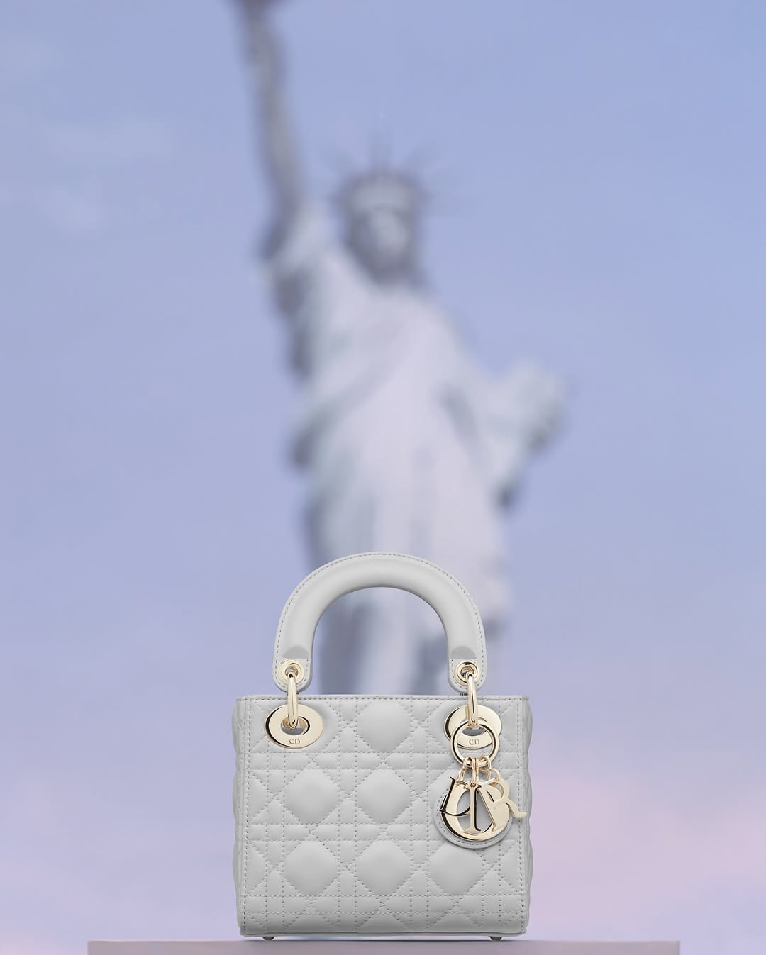 @dior lady dior around the world⁣