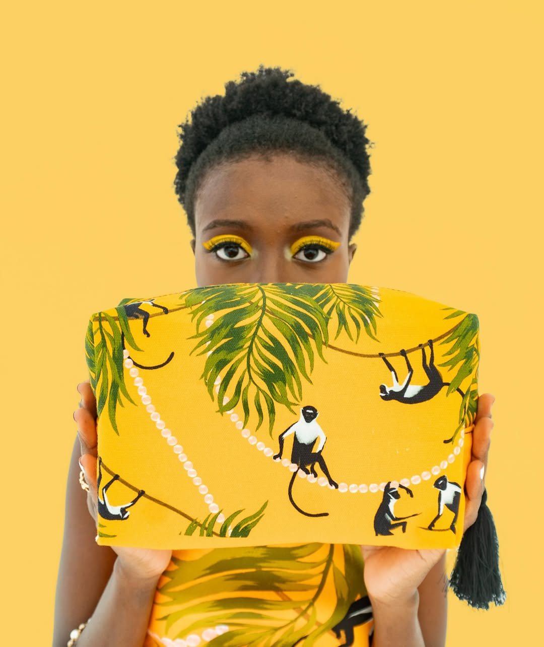 A story painted in gold and palms.