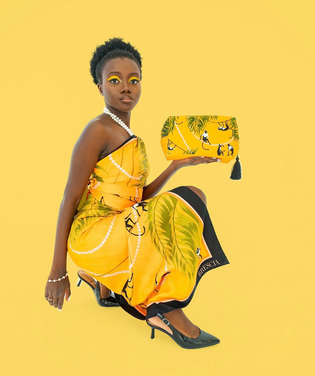 A story painted in gold and palms.