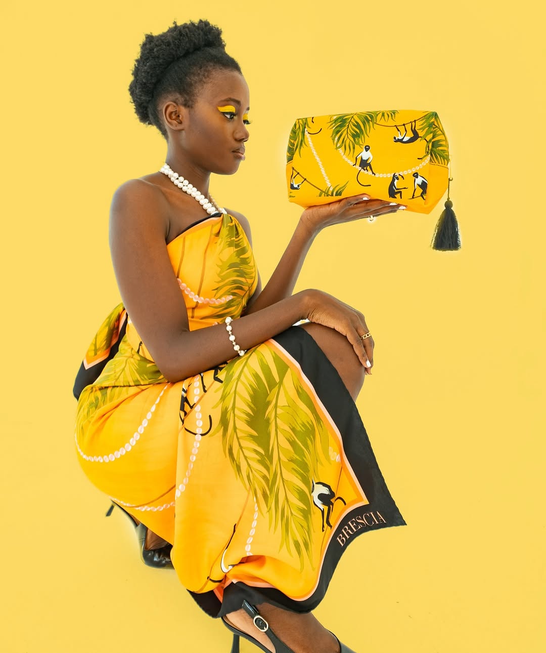 A story painted in gold and palms.