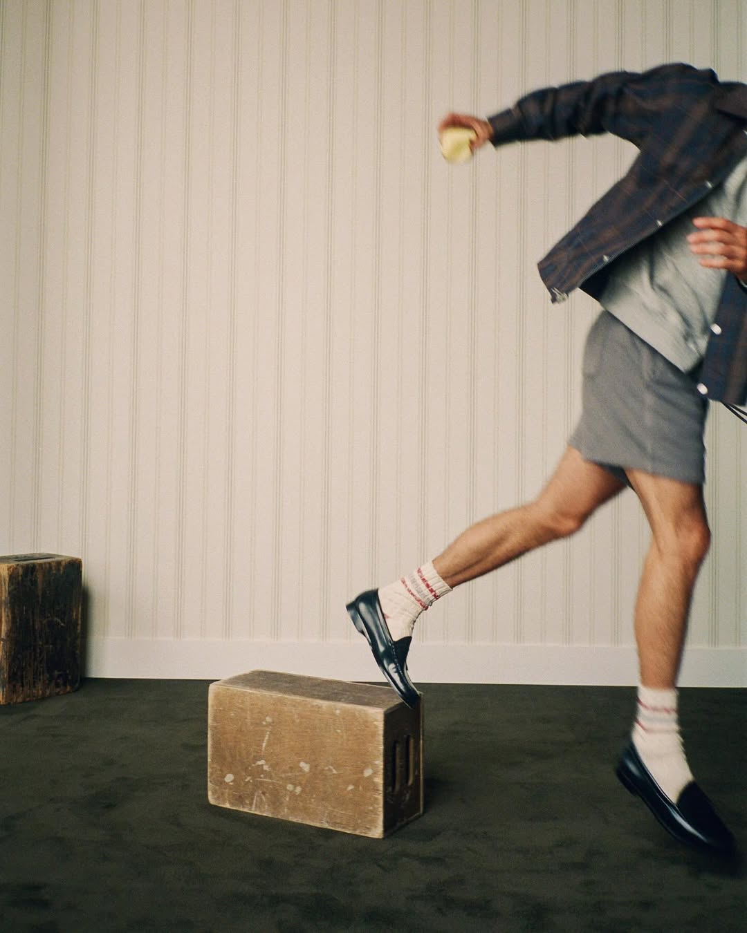 Abercrombie & Fitch |  Oct. 25