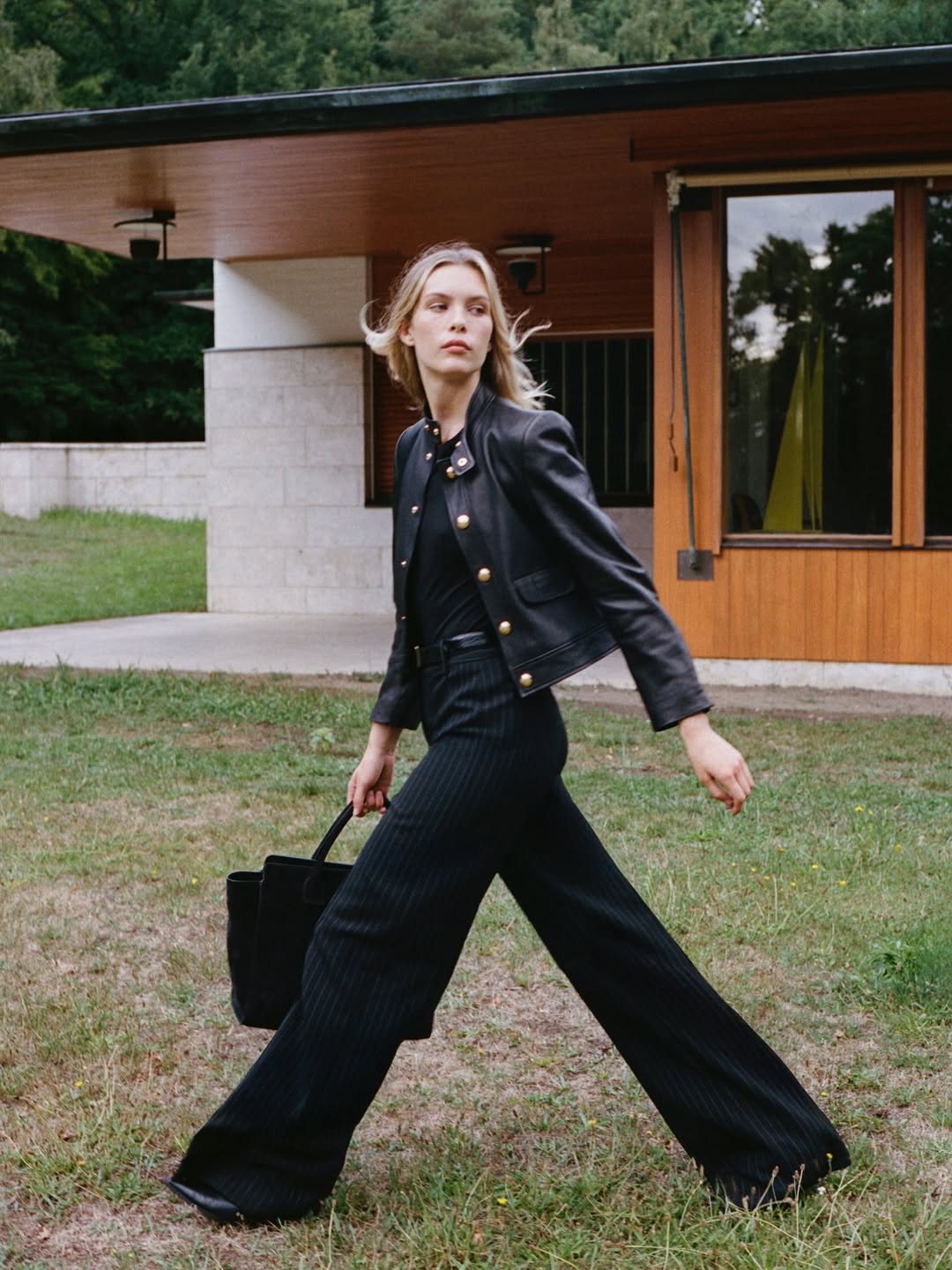 Produced by EYESEE
LUNA BIJL for NILI LOTAN
shot b...