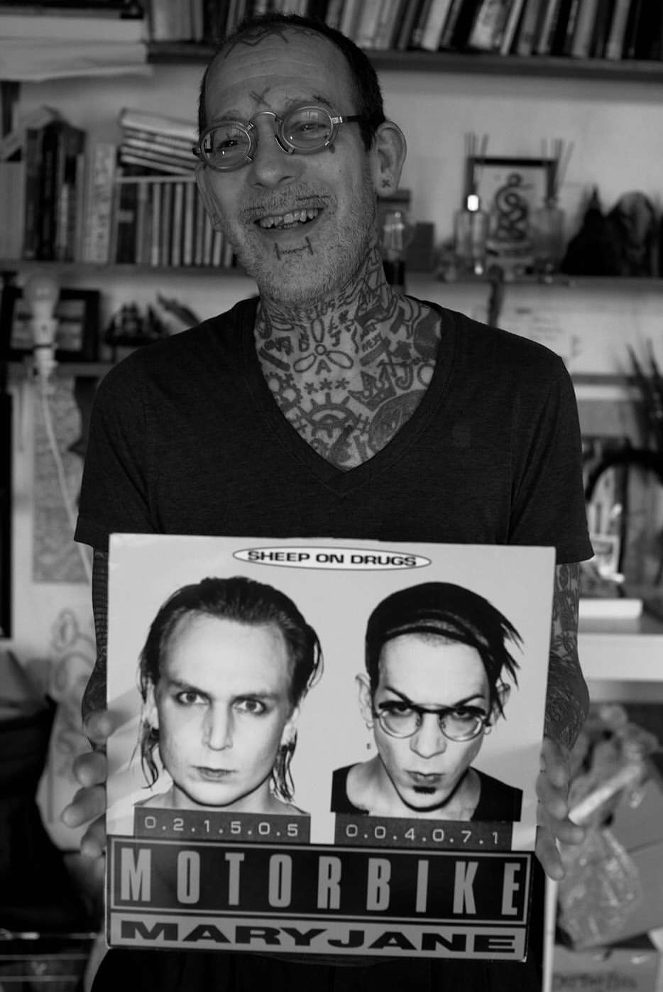 FAVOURITE COLOUR: BLACK