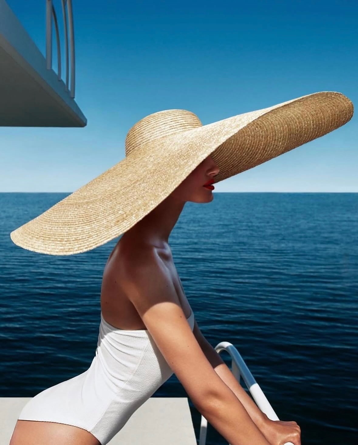 Effortless summer elegance with a touch of Parisia...