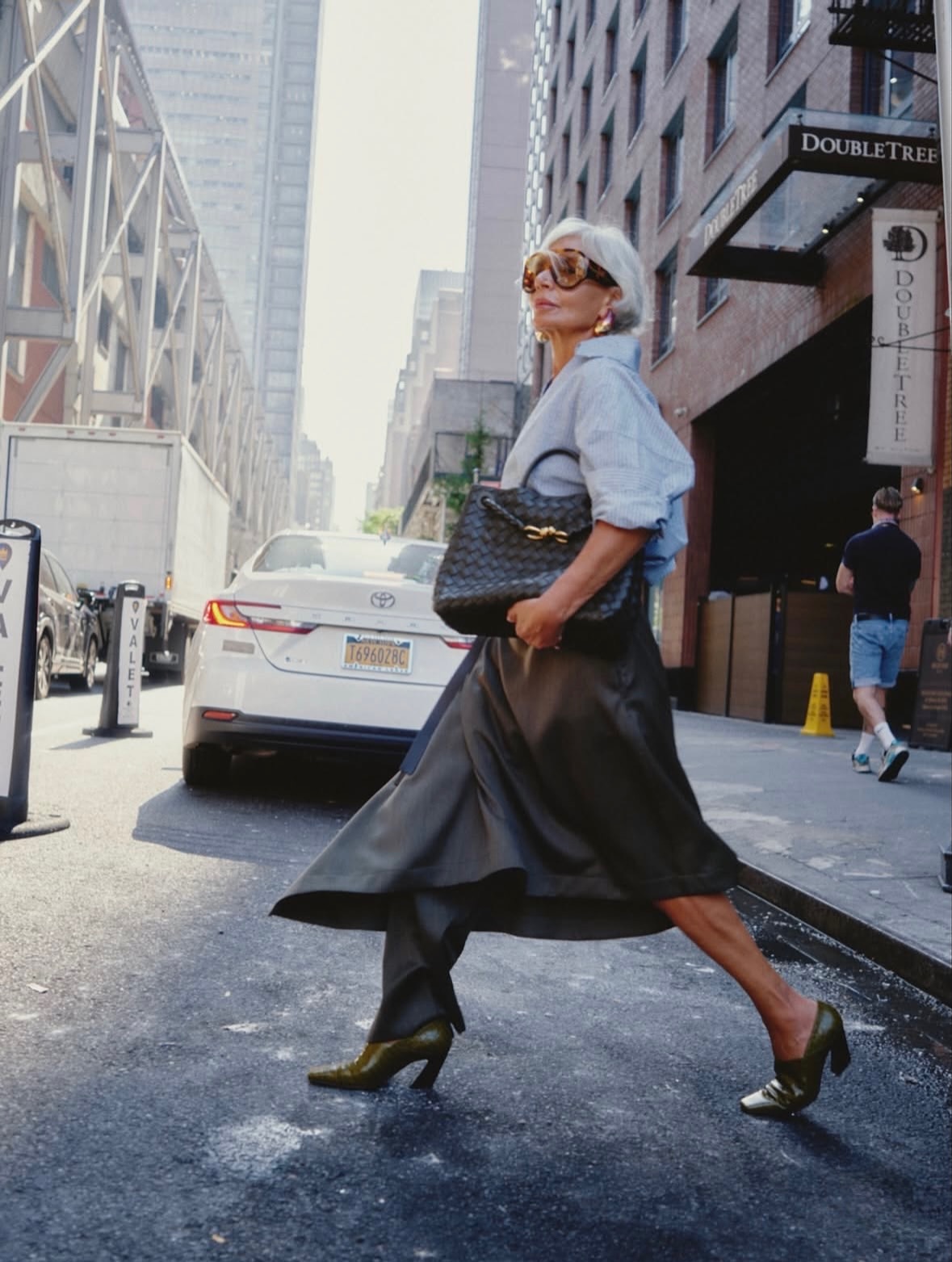 An ode to timeless glamour and radiant confidence