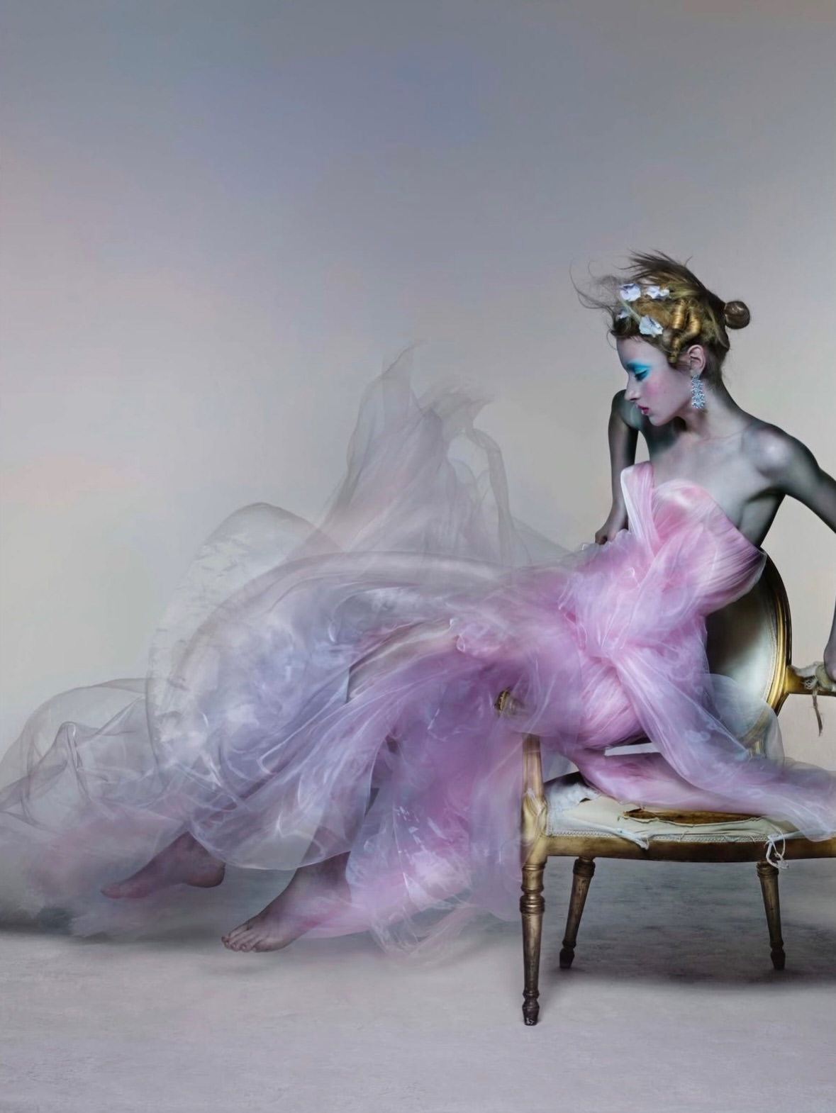 Art lives in movement, style lives in details.