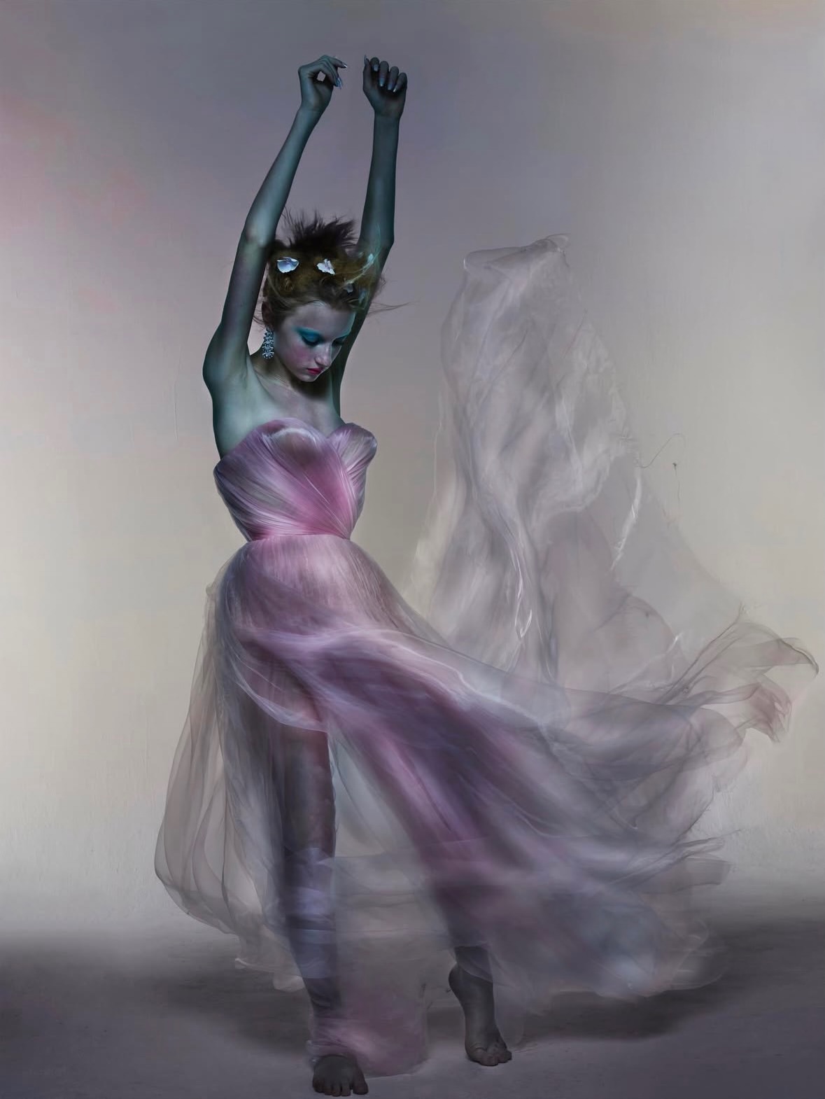 Art lives in movement, style lives in details.