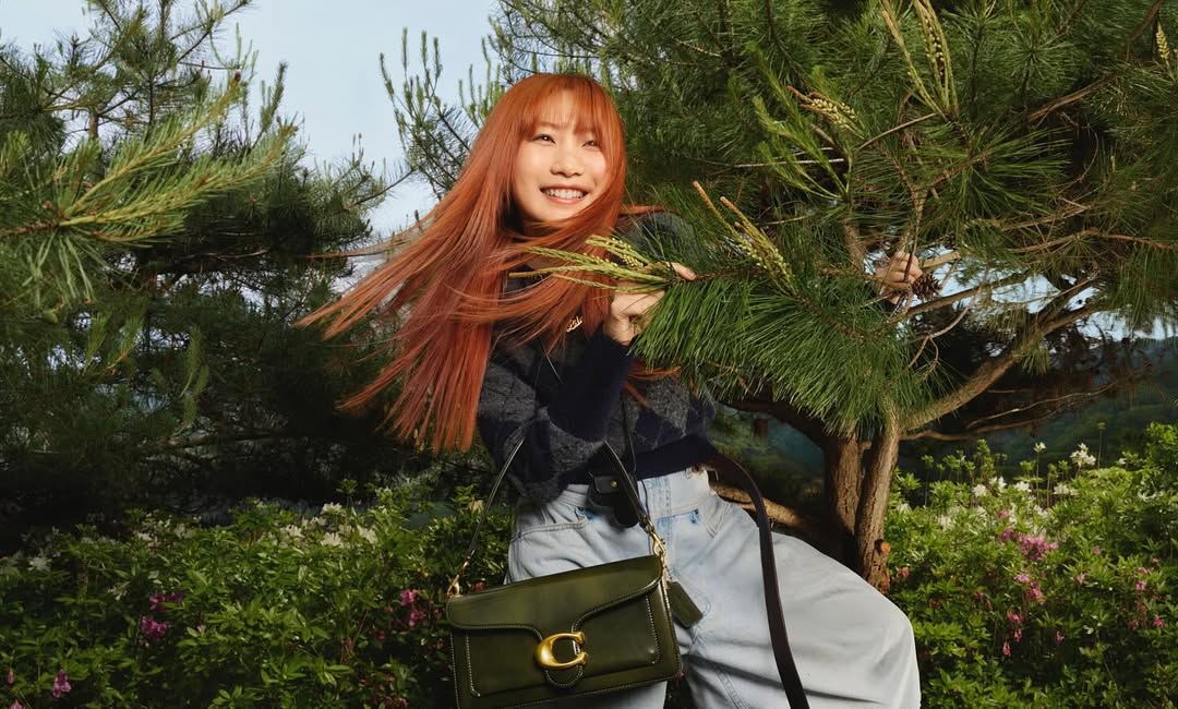 Elaine Constantine X Coach