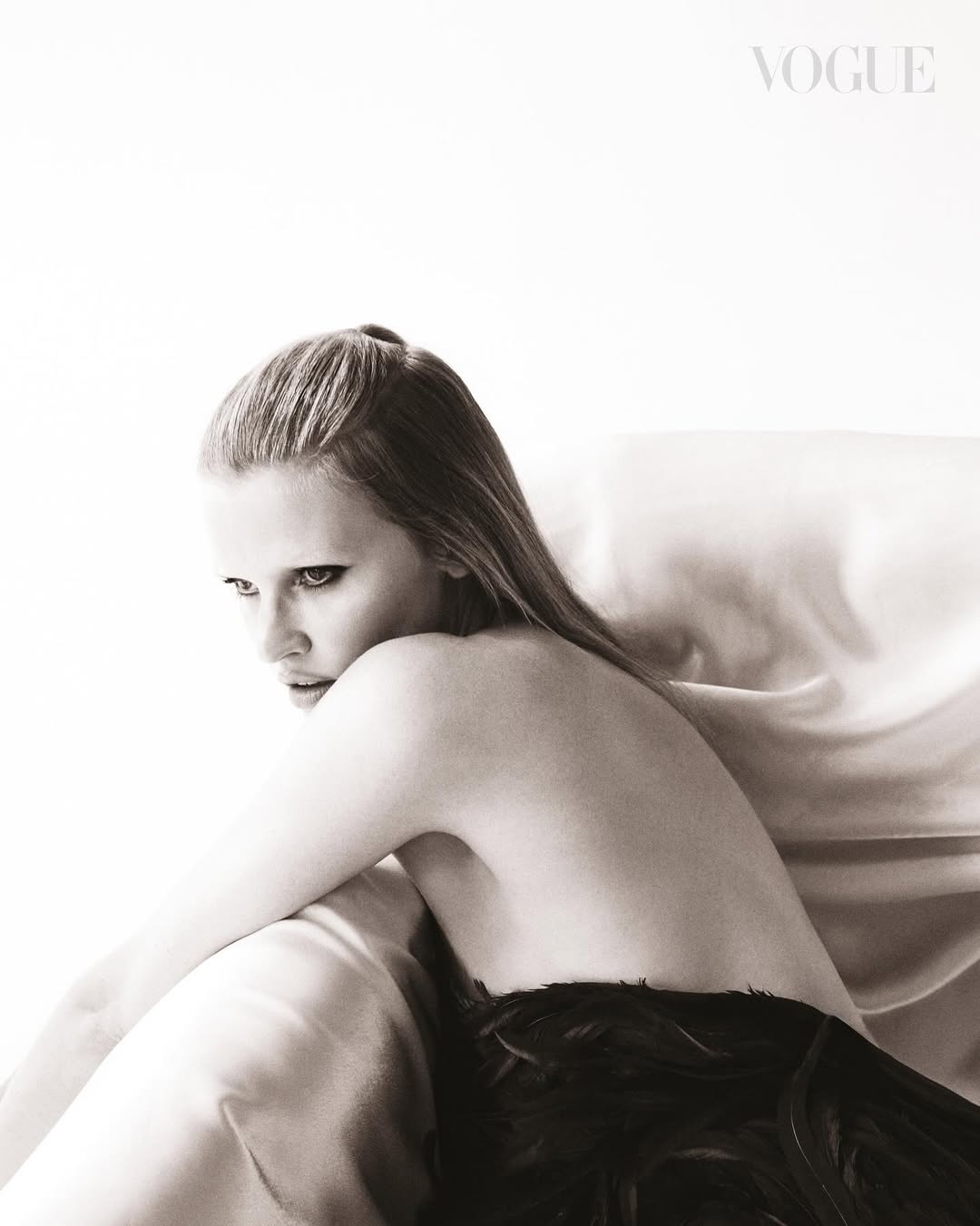 VOGUE SINGAPORE SEPTEMBER ISSUE featuring LARA STO...