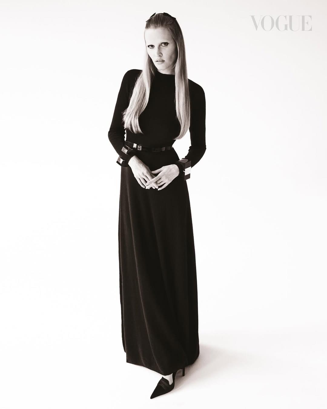 VOGUE SINGAPORE SEPTEMBER ISSUE featuring LARA STO...