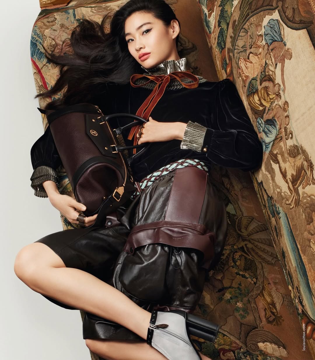 LOUIS VUITTON FALL WINTER 2025 CAMPAIGN starring E...