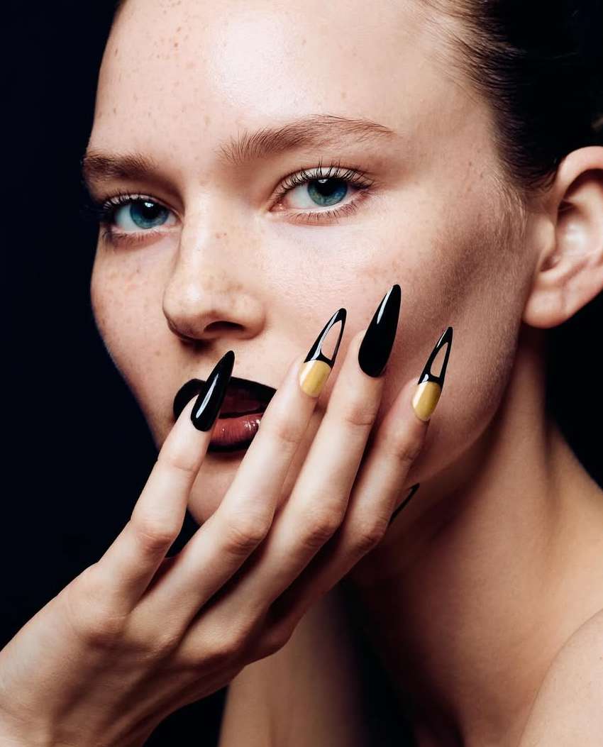 Vogue Czechoslovakia |  Nov. 25