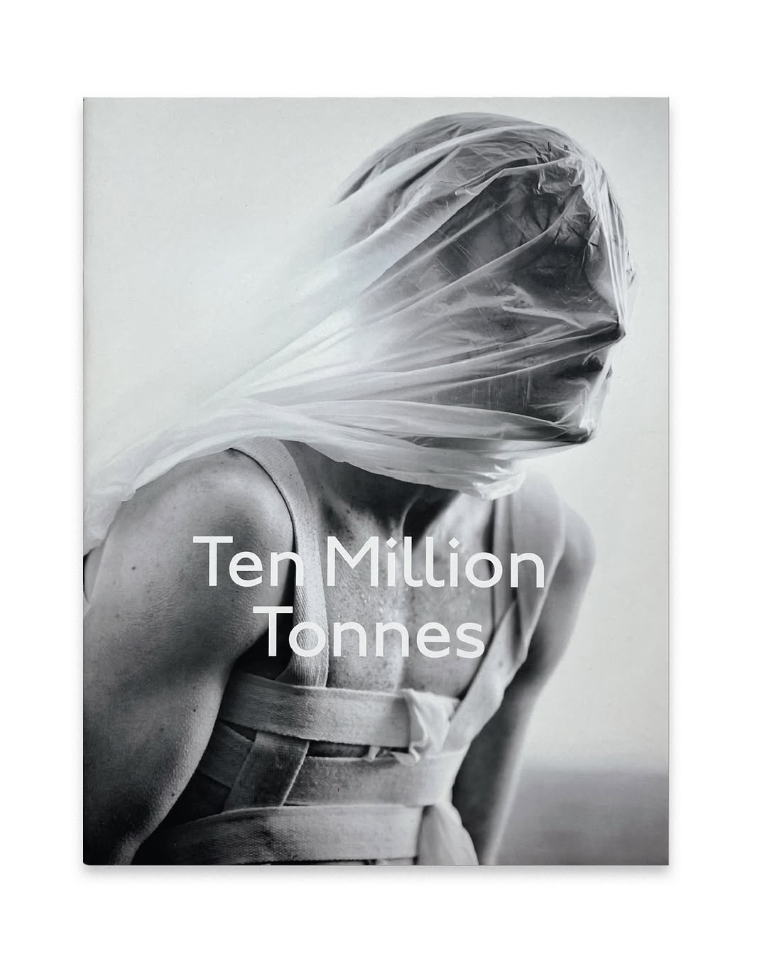Ten Million Tonnes is a striking visual and choreo...