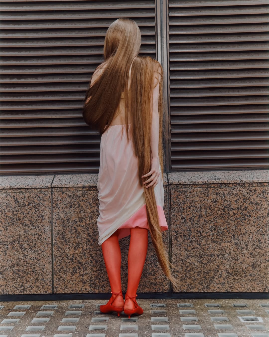Lara Angelil (@laraangelil) photographs a visual t...