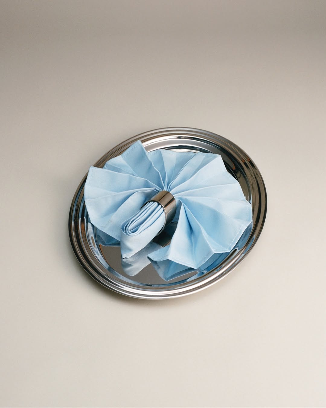 Lucia Bell-Epstein (@luuuuush) photographs the @re...