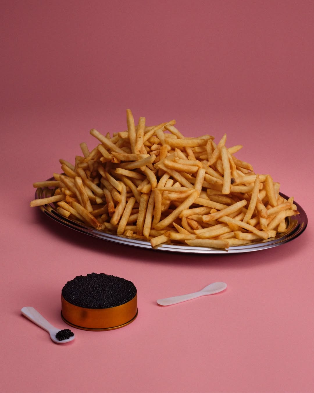 Lucia Bell-Epstein (@luuuuush) photographs for @re...