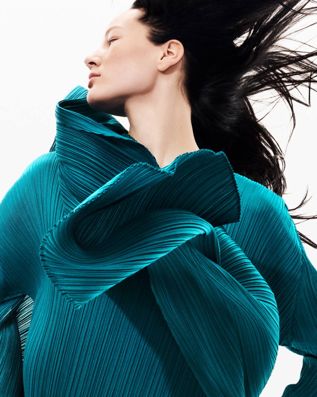 Betina du Toit X PLEATS PLEASE ISSEY MIYAKE