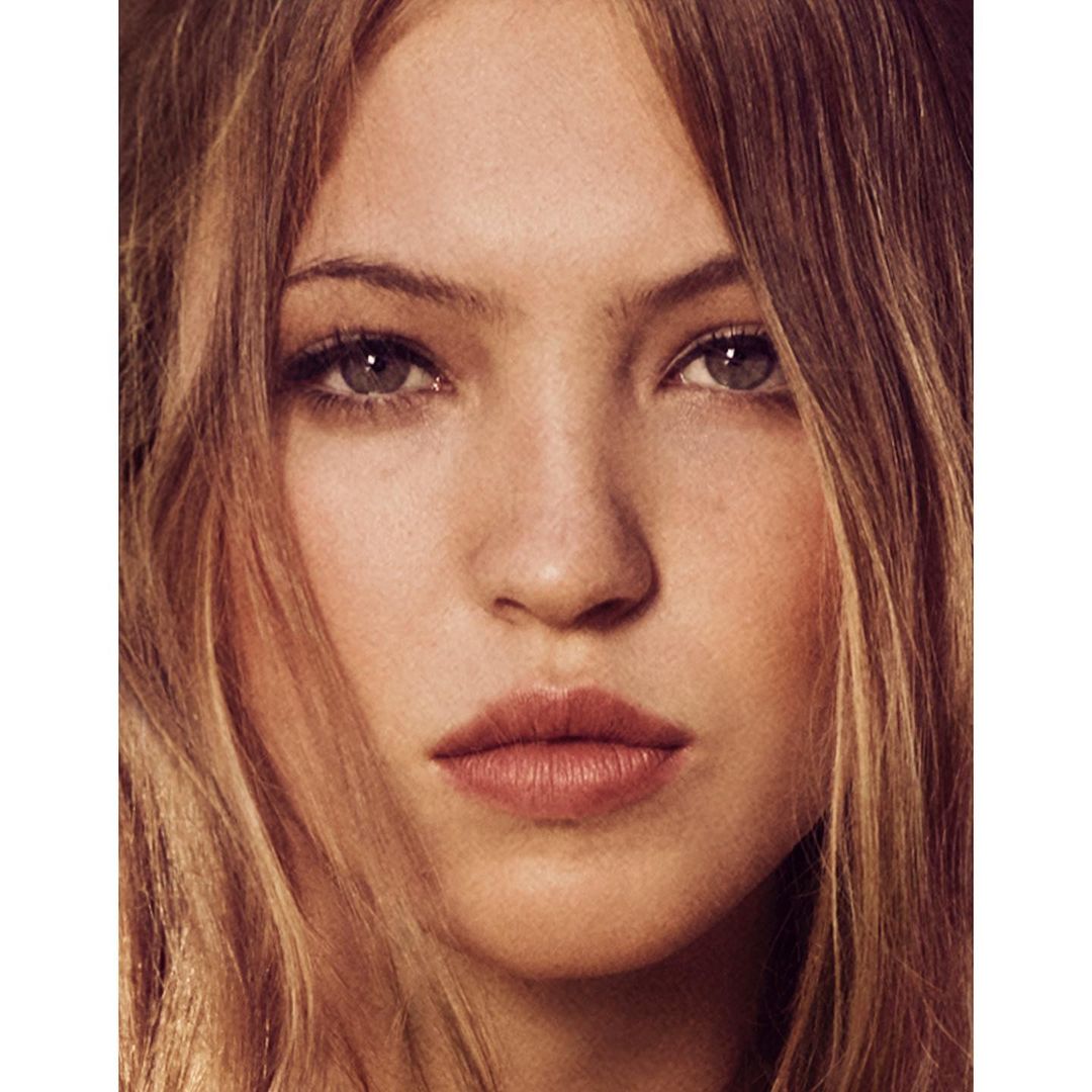 Vogue Japan |  Feb. 21