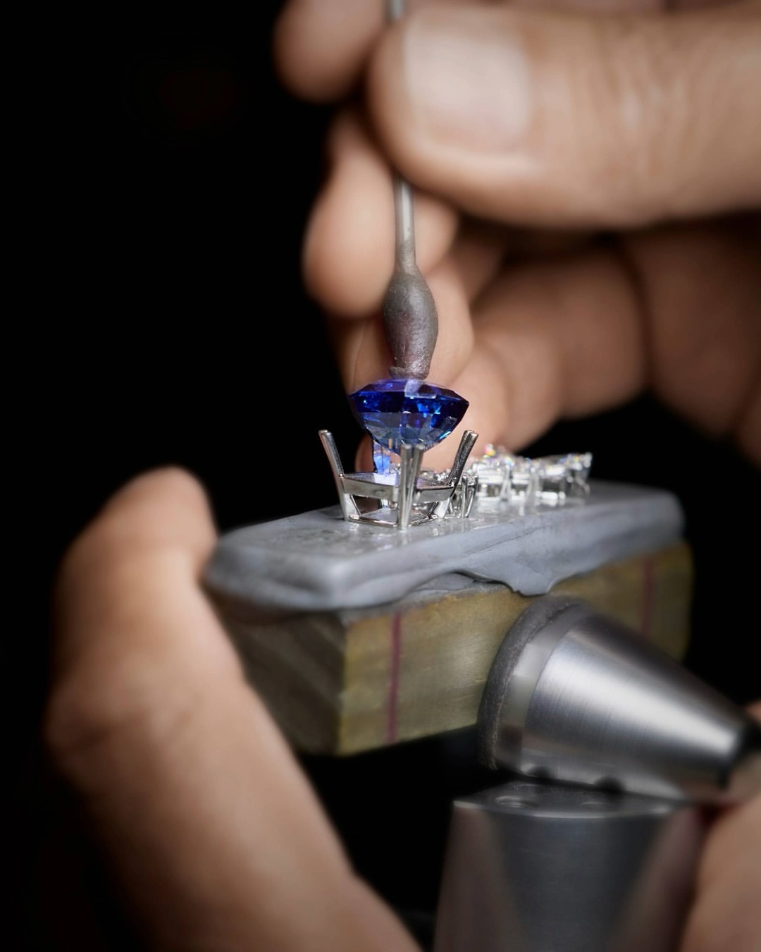 #HarryWinston @harrywinston Finishing by @velem @l...