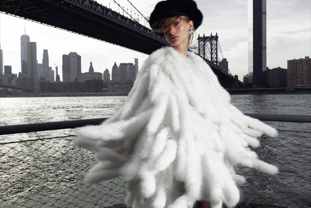 V Magazine |  Sep. 25