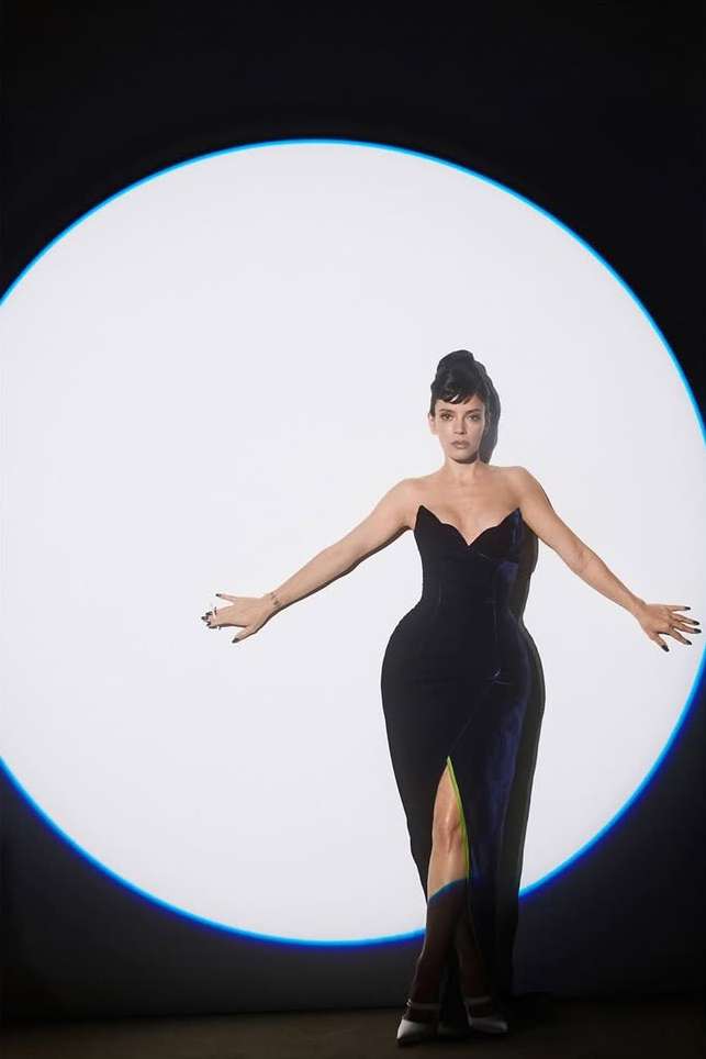 16ARLINGTON |  Dec. 25