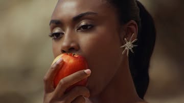 SYNC beauty |  Apr. 25