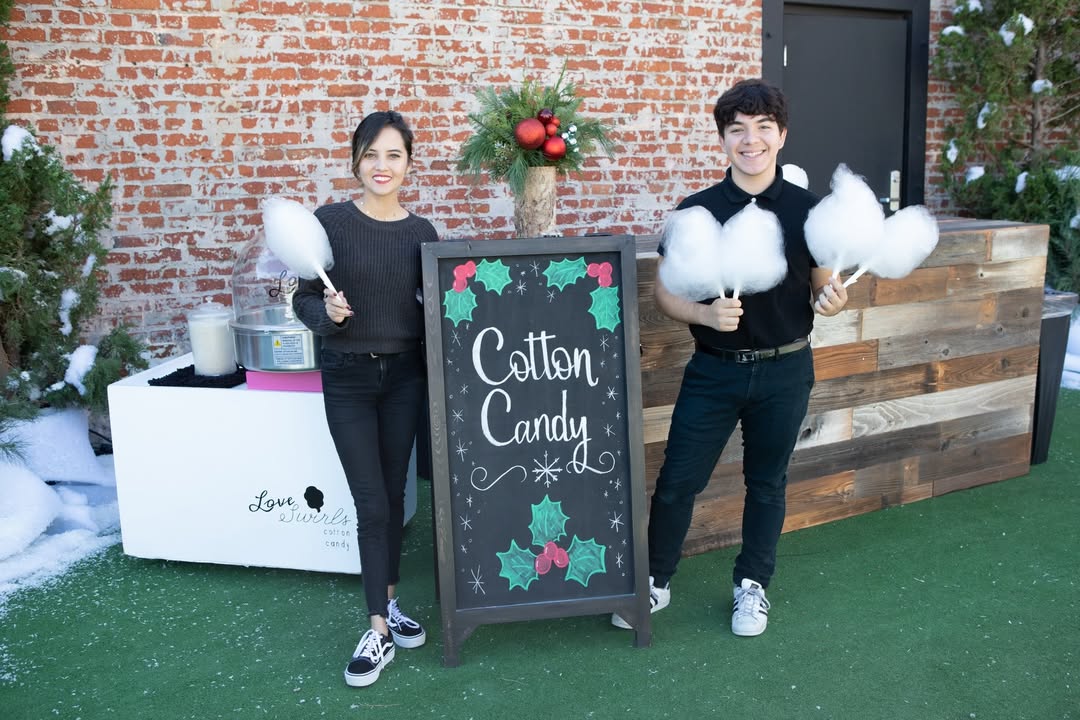 #Flashback to when we brought the holiday season o...