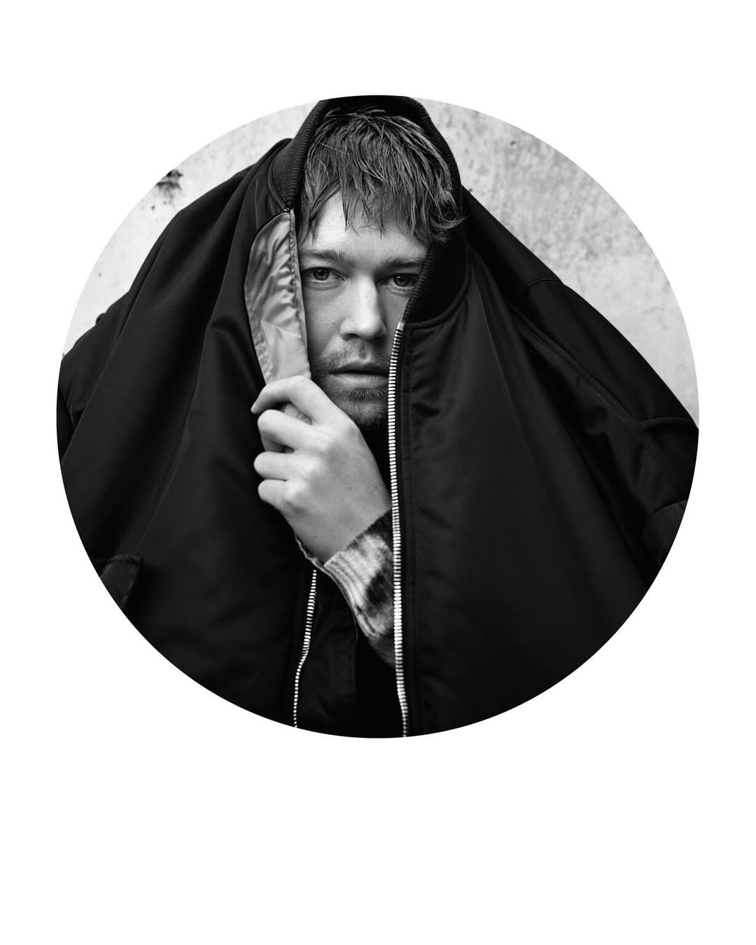 @joe.alwyn  by @alasdairmclellan for @document...