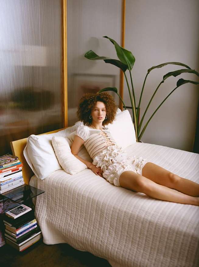 Julia Sariy X 1883 Magazine