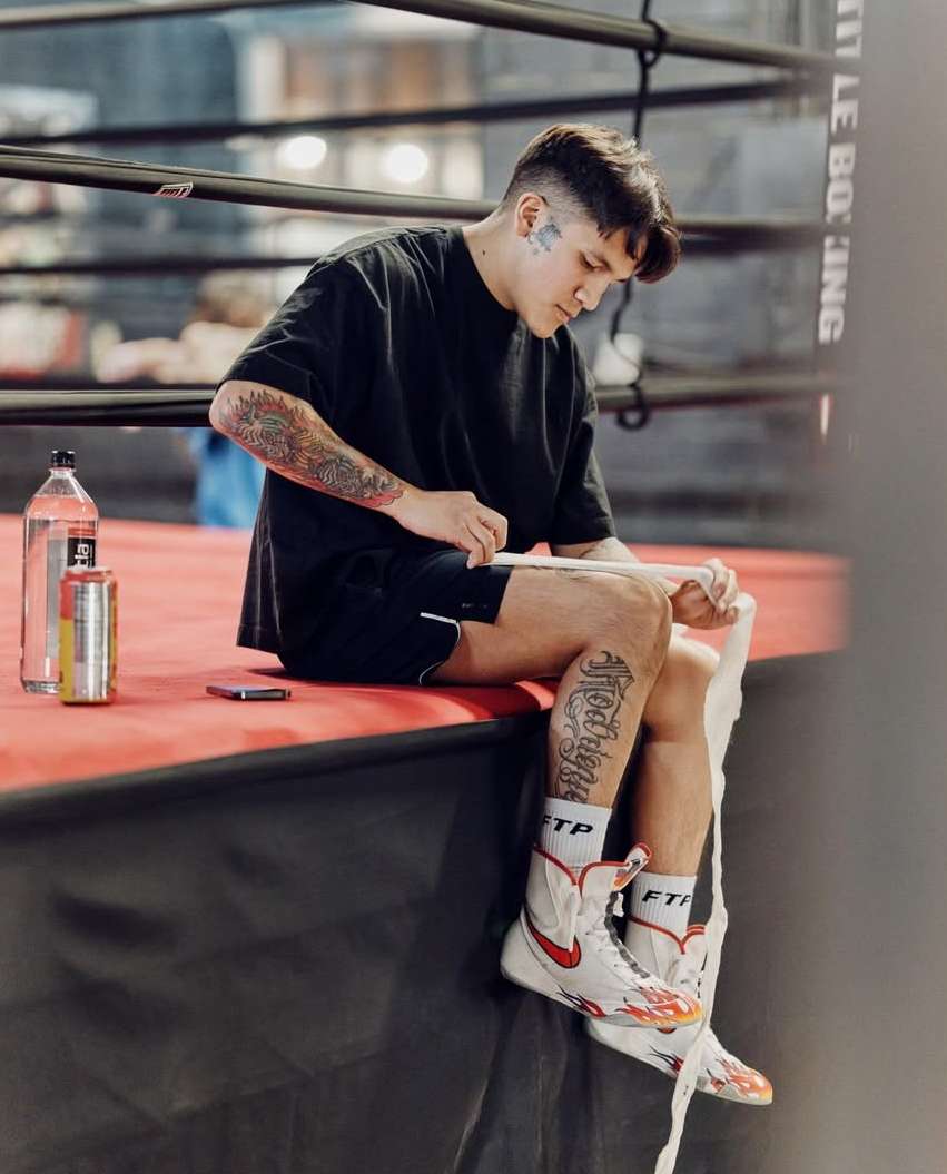 Modern Boxing Journal |  Dec. 25