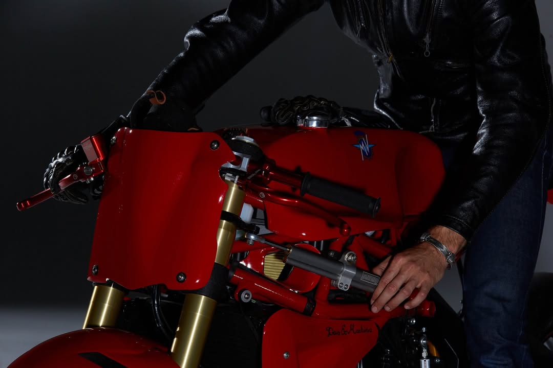 Deus Ex Machina |  Oct. 25