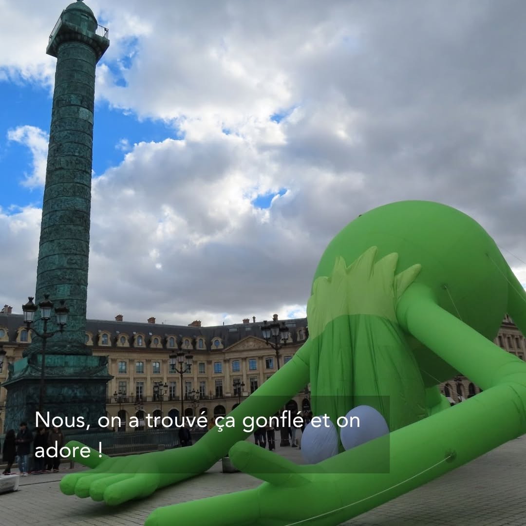 Curieux de tout ce qui transforme la ville en scè...