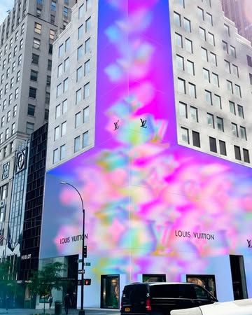 Louis Vuitton |  Dec. 25