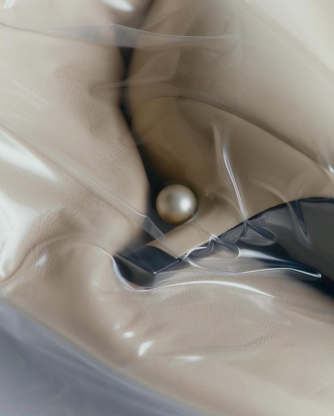 WHATEVR MAGAZIN |  Dec. 25