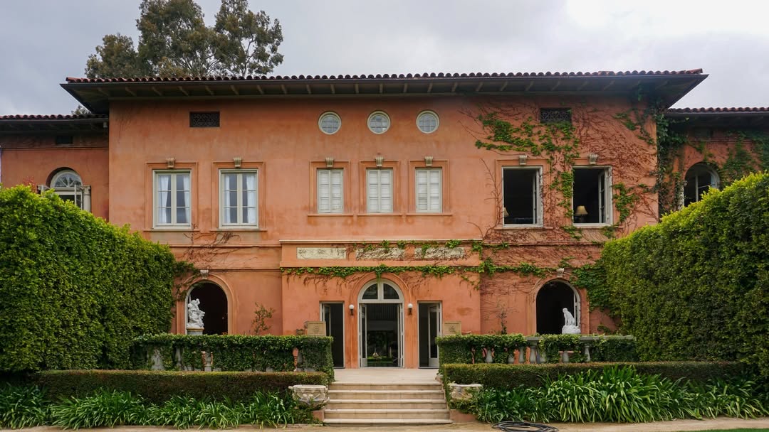 Italian style mansion in Pasadena, which was the s...