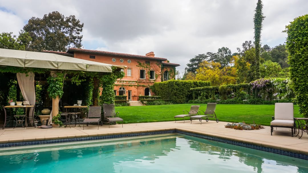 Italian style mansion in Pasadena, which was the s...