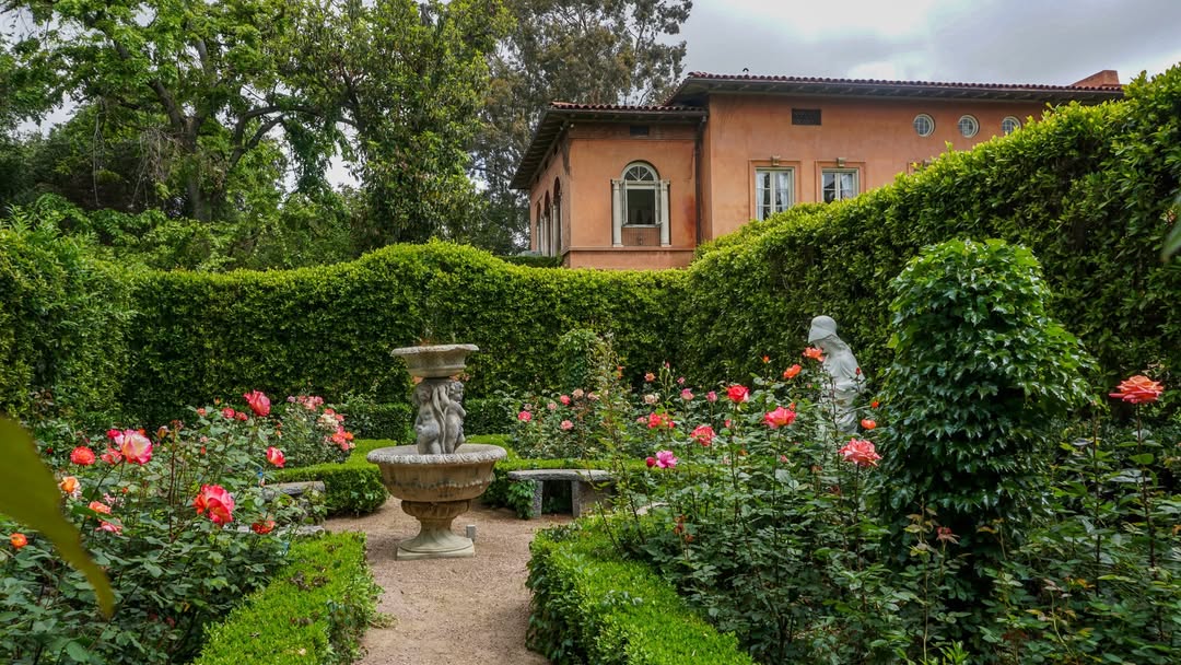 Italian style mansion in Pasadena, which was the s...