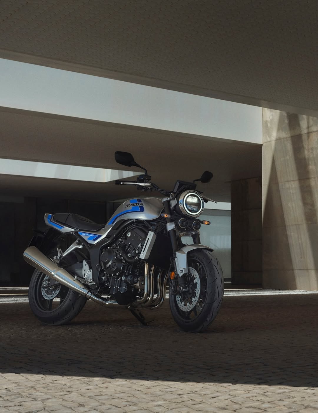 Honda (UK) Motorcycles |  Oct. 25